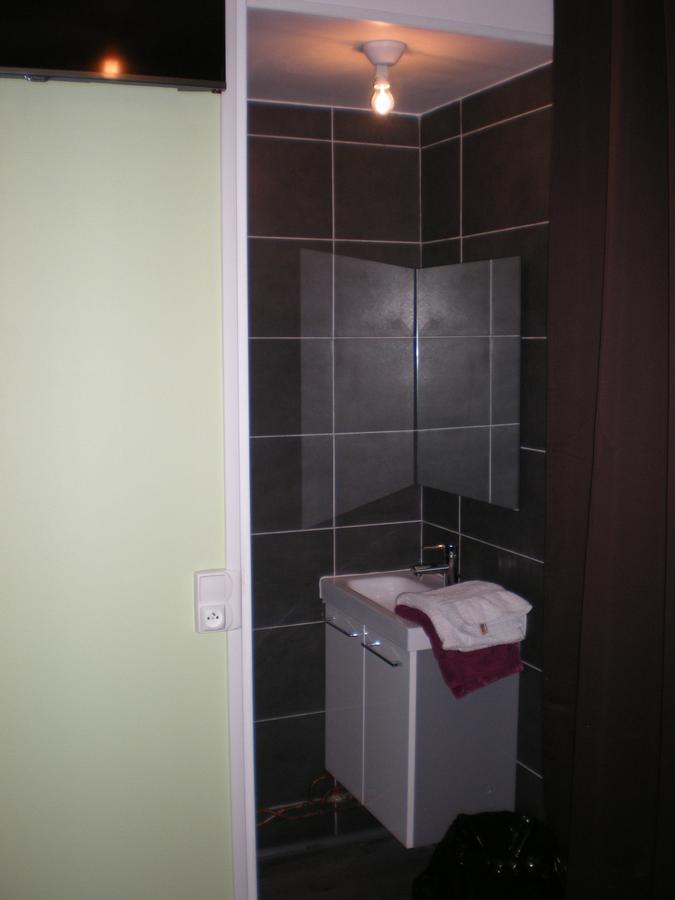 Hotel Dg Mery-sur-Oise ภายนอก รูปภาพ
